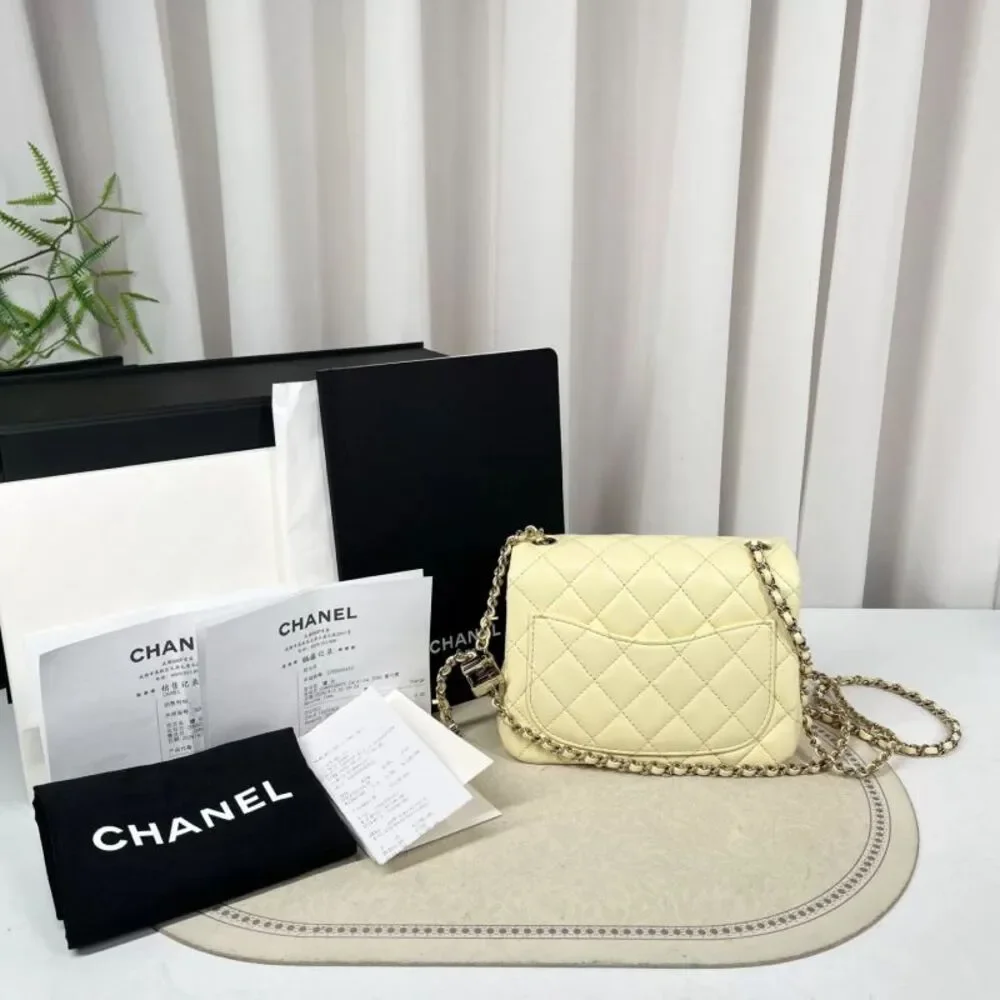 CHANEL brand color